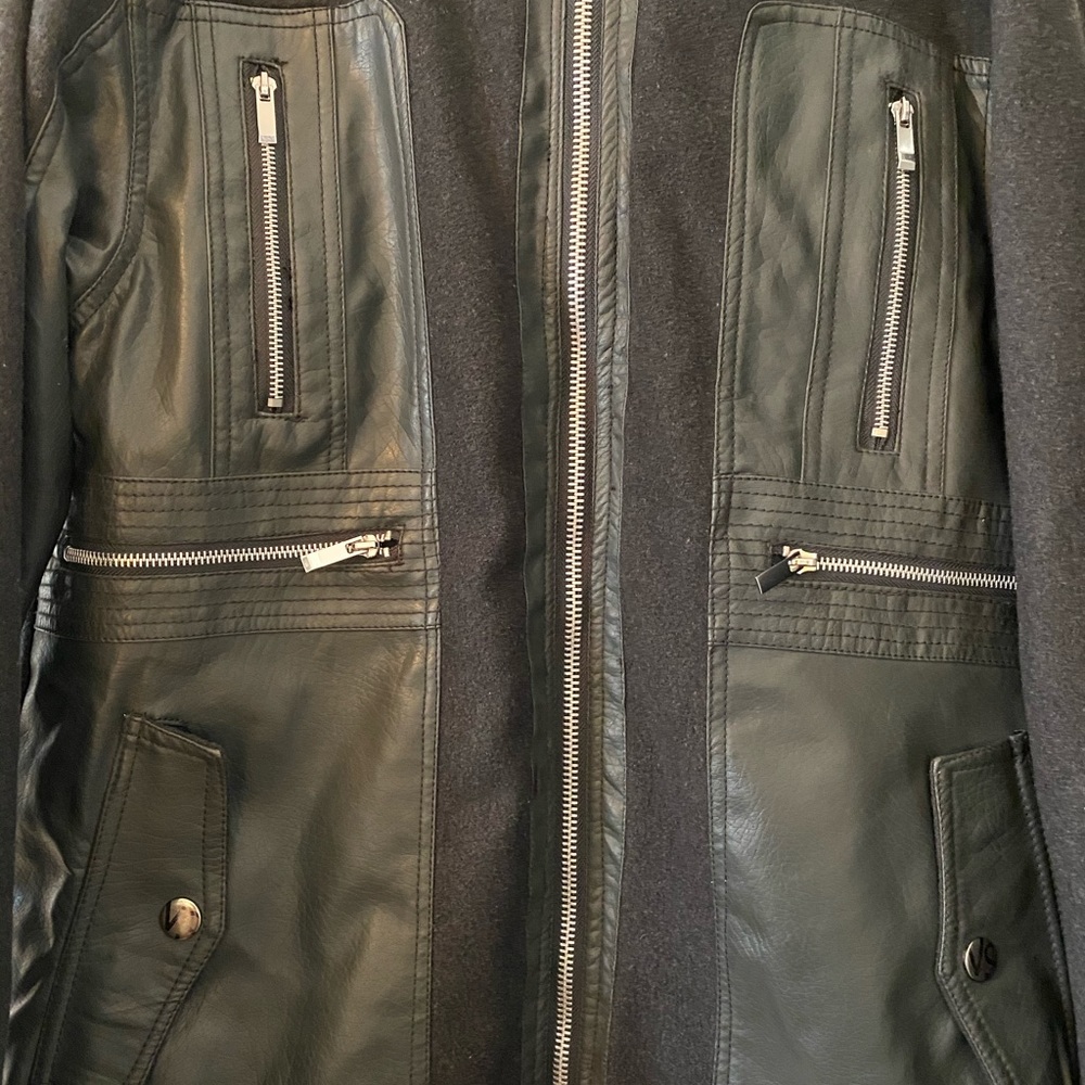 Men’s Jacket - Picture 3 of 4